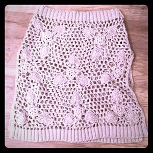 Chic knitted floral poncho